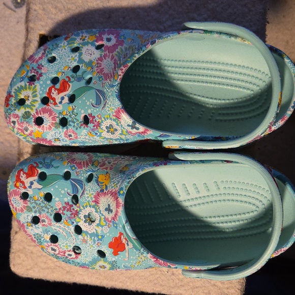 CROCS Other - Vera Bradley Disney Little Mermaid floral Croc clogs Kids 5 Woman's 7